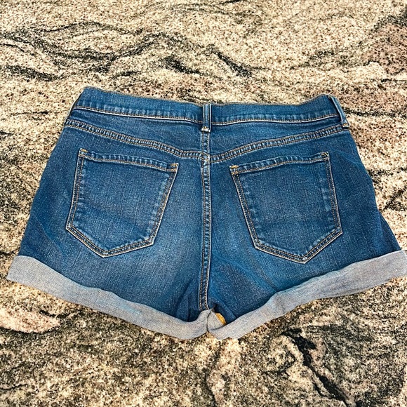 Old Navy Boyfriend Jean Shorts, Size 4, Mid-rise - Picture 3 of 4